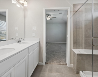 2046 West Darlington Oak Ct - Photo Thumbnail 12