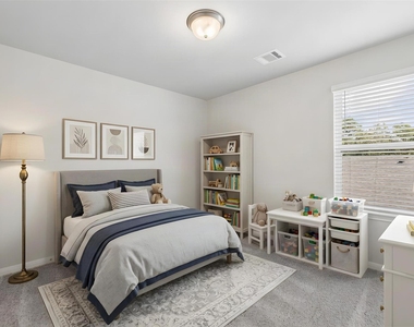 2046 West Darlington Oak Ct - Photo Thumbnail 16