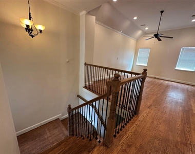 6353 Richmond Avenue - Photo Thumbnail 7
