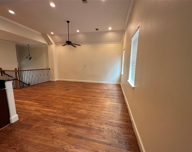 6353 Richmond Avenue - Photo Thumbnail 1