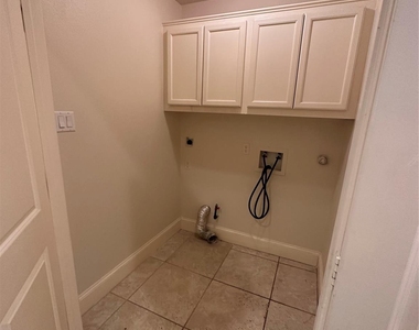 6353 Richmond Avenue - Photo Thumbnail 21