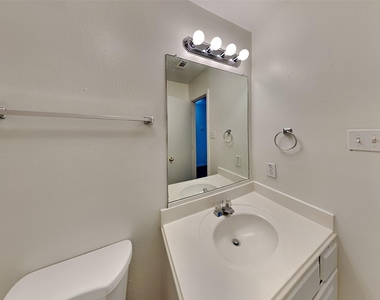 17602 Coventry Oaks Drive - Photo Thumbnail 13