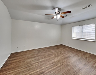 17602 Coventry Oaks Drive - Photo Thumbnail 8