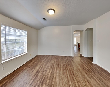 17602 Coventry Oaks Drive - Photo Thumbnail 5