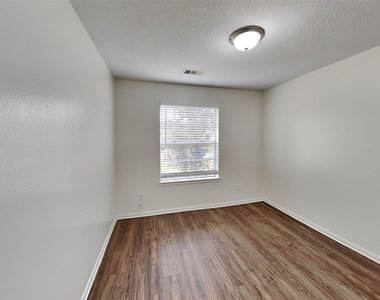 17602 Coventry Oaks Drive - Photo Thumbnail 15
