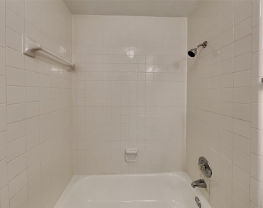 17602 Coventry Oaks Drive - Photo Thumbnail 14