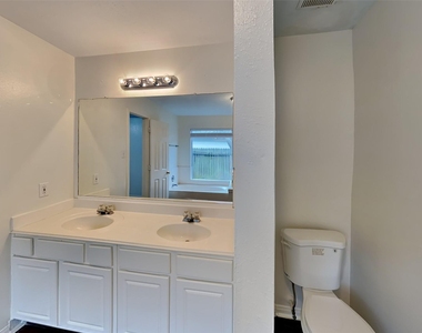 17602 Coventry Oaks Drive - Photo Thumbnail 9