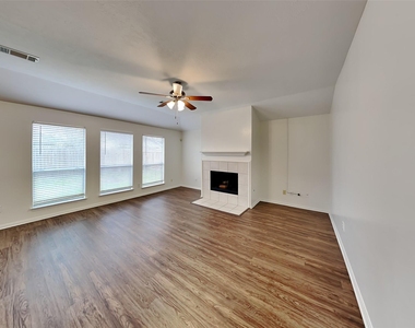 17602 Coventry Oaks Drive - Photo Thumbnail 4