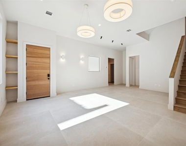 3514 Mount Vernon Street - Photo Thumbnail 2