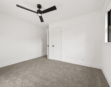 608 Lloyd Drive - Photo Thumbnail 15
