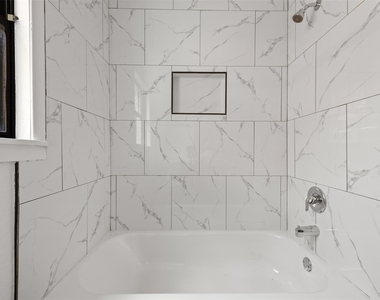 608 Lloyd Drive - Photo Thumbnail 11