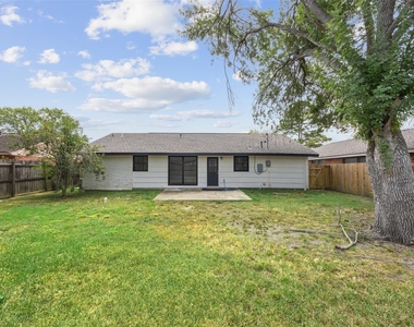 608 Lloyd Drive - Photo Thumbnail 20