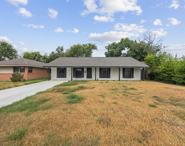 608 Lloyd Drive - Photo Thumbnail 1