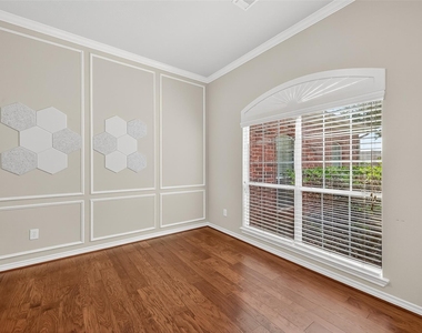 2223 Fern Mist Lane - Photo Thumbnail 9