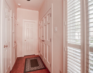 600 Wilcrest Drive - Photo Thumbnail 9