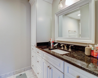 600 Wilcrest Drive - Photo Thumbnail 32
