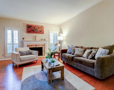 600 Wilcrest Drive - Photo Thumbnail 6
