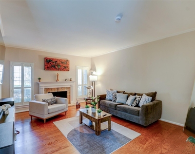 600 Wilcrest Drive - Photo Thumbnail 11