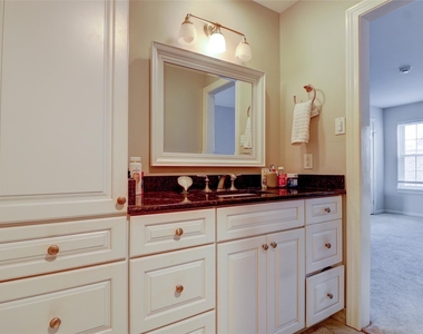 600 Wilcrest Drive - Photo Thumbnail 34