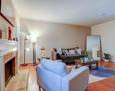 600 Wilcrest Drive - Photo Thumbnail 10
