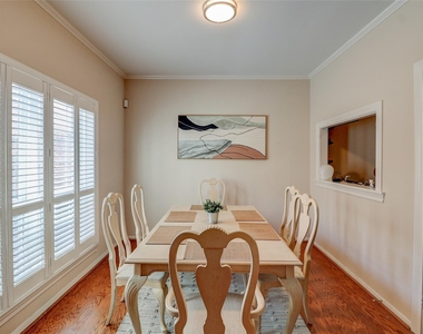 600 Wilcrest Drive - Photo Thumbnail 13