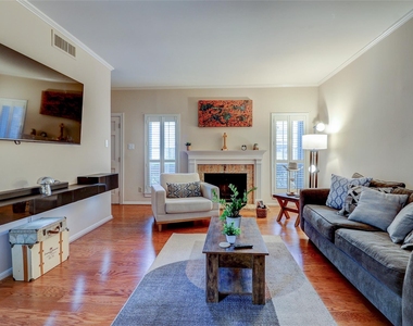 600 Wilcrest Drive - Photo Thumbnail 8