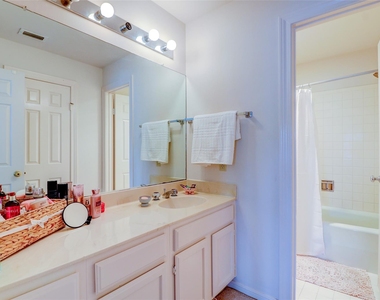 600 Wilcrest Drive - Photo Thumbnail 38
