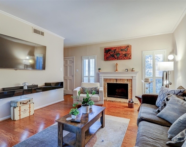 600 Wilcrest Drive - Photo Thumbnail 7