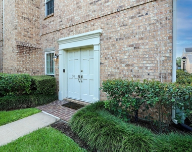 600 Wilcrest Drive - Photo Thumbnail 3