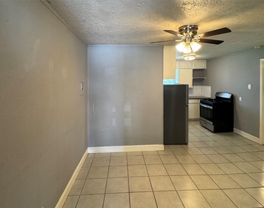 311 Randall Street - Photo Thumbnail 2