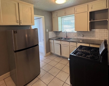311 Randall Street - Photo Thumbnail 5
