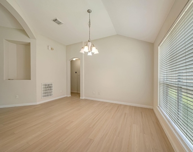 12810 Lake Shore Drive - Photo Thumbnail 7