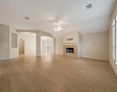 12810 Lake Shore Drive - Photo Thumbnail 2