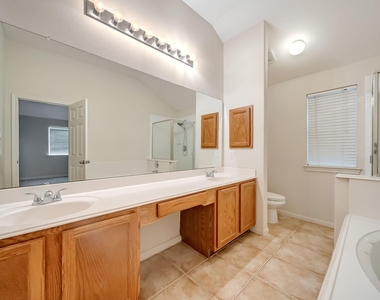 12810 Lake Shore Drive - Photo Thumbnail 16