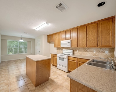 12810 Lake Shore Drive - Photo Thumbnail 10