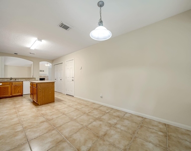 12810 Lake Shore Drive - Photo Thumbnail 11