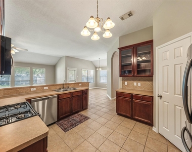 30627 N Sulphur Creek Drive - Photo Thumbnail 5
