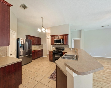 30627 N Sulphur Creek Drive - Photo Thumbnail 3