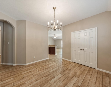 30627 N Sulphur Creek Drive - Photo Thumbnail 11