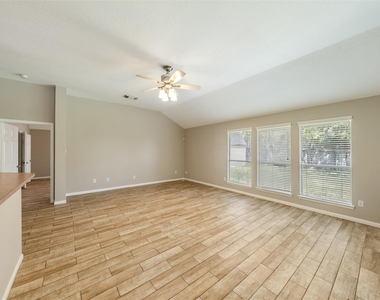 30627 N Sulphur Creek Drive - Photo Thumbnail 9