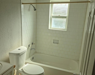 3202 Yale Street - Photo Thumbnail 12