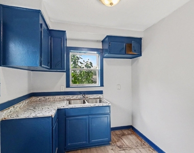 3926 Farmer Street - Photo Thumbnail 3