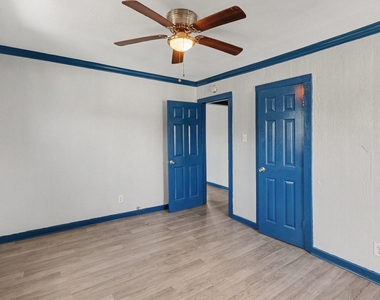 3926 Farmer Street - Photo Thumbnail 5