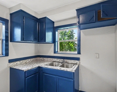 3926 Farmer Street - Photo Thumbnail 2