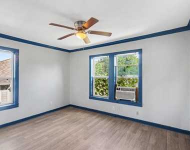 3926 Farmer Street - Photo Thumbnail 4