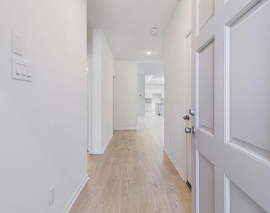 249 Edgewater Drive - Photo Thumbnail 3