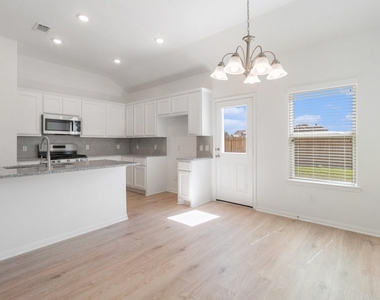 249 Edgewater Drive - Photo Thumbnail 4
