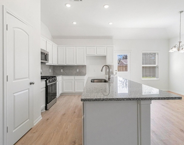 249 Edgewater Drive - Photo Thumbnail 10