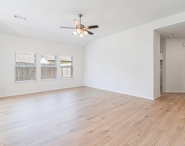 249 Edgewater Drive - Photo Thumbnail 17