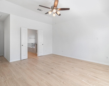 249 Edgewater Drive - Photo Thumbnail 15